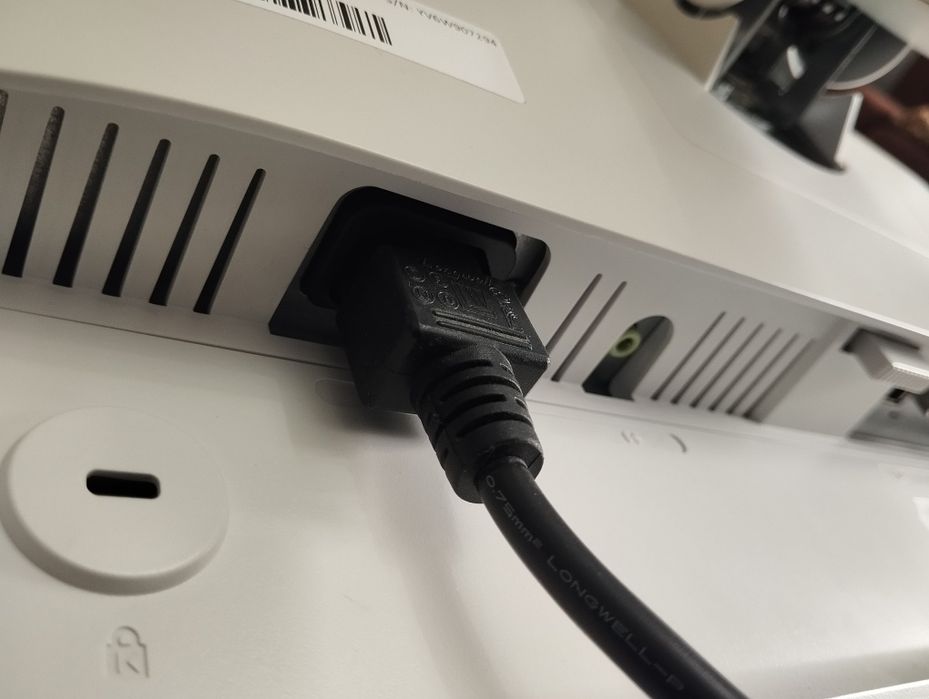 Monitor Fujitsu Siemens B22W- LED WH