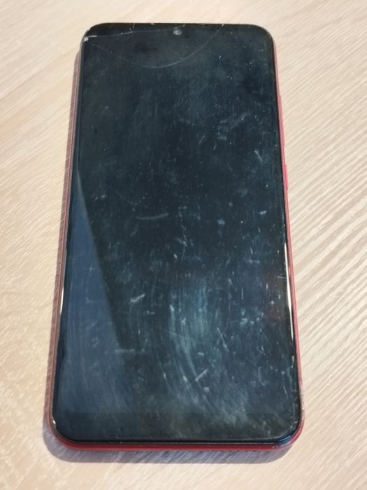 Czerwony Smartfon Motorola Moto e6 plus 4gb/64gb