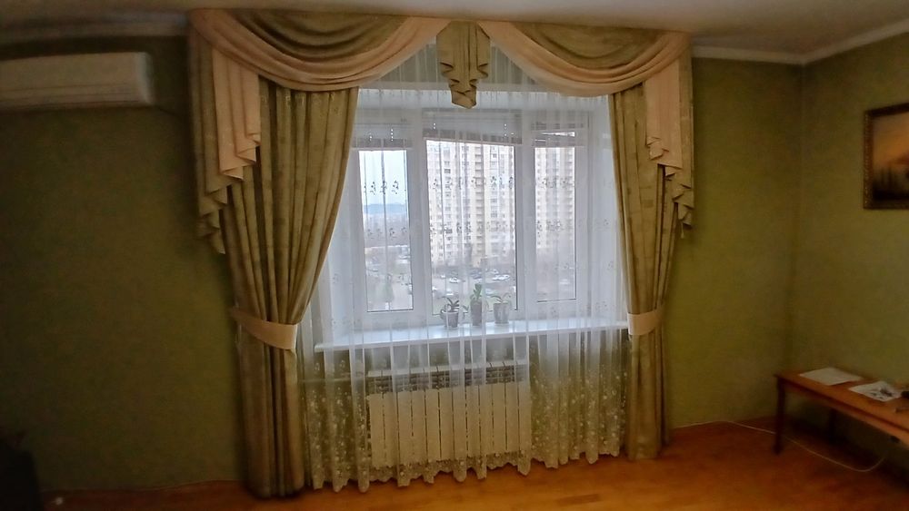 Дизайнерські штори в хорошому стані