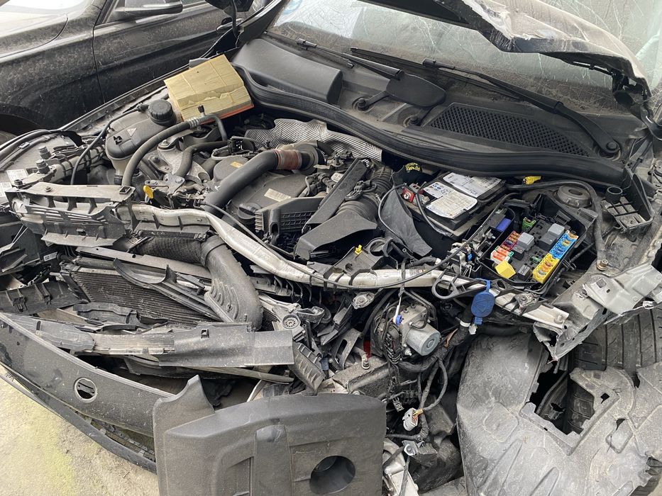 Venda de salvados ou em peças - Mercedes GLA 180d