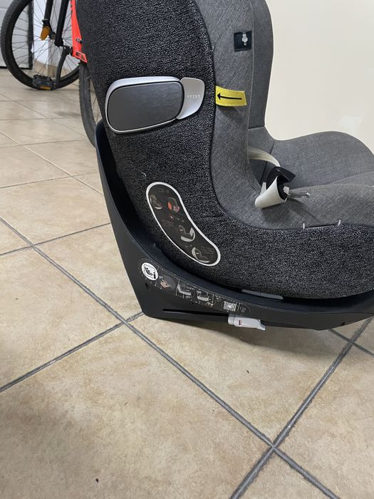 Cadeira Auto Cybex para criança pequena com isofix