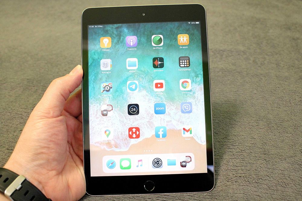 Планшет Apple iPad mini 3 / 7.9" IPS Retina / 16GB / WiFi