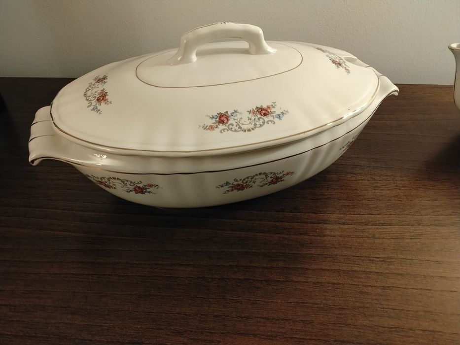 Conjunto de loiça da Fábrica de Sacavém