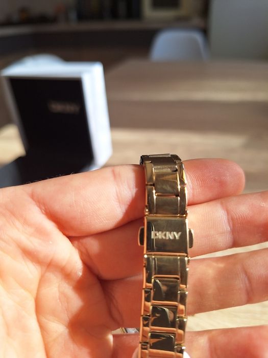 DKNY zegarek damski złoty elegancki