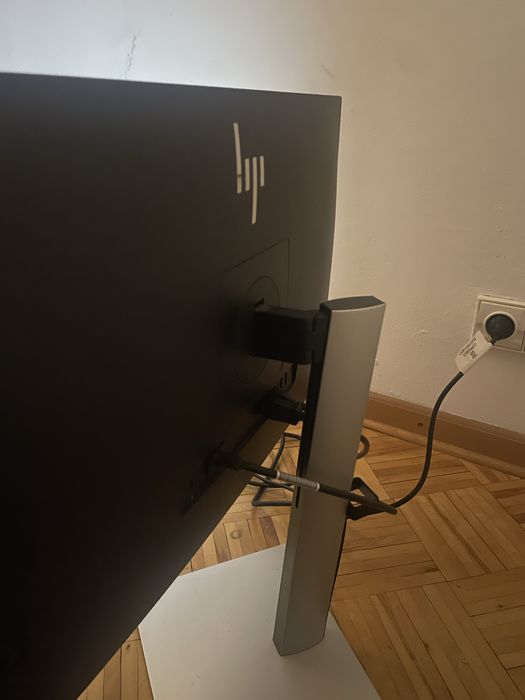 pekniety HP P27h G4