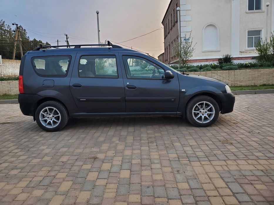 Dacia Logan MCV 7 місць