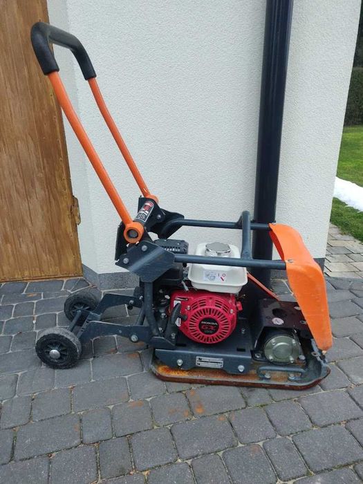 Zagęszczarka Belle 82kg Honda