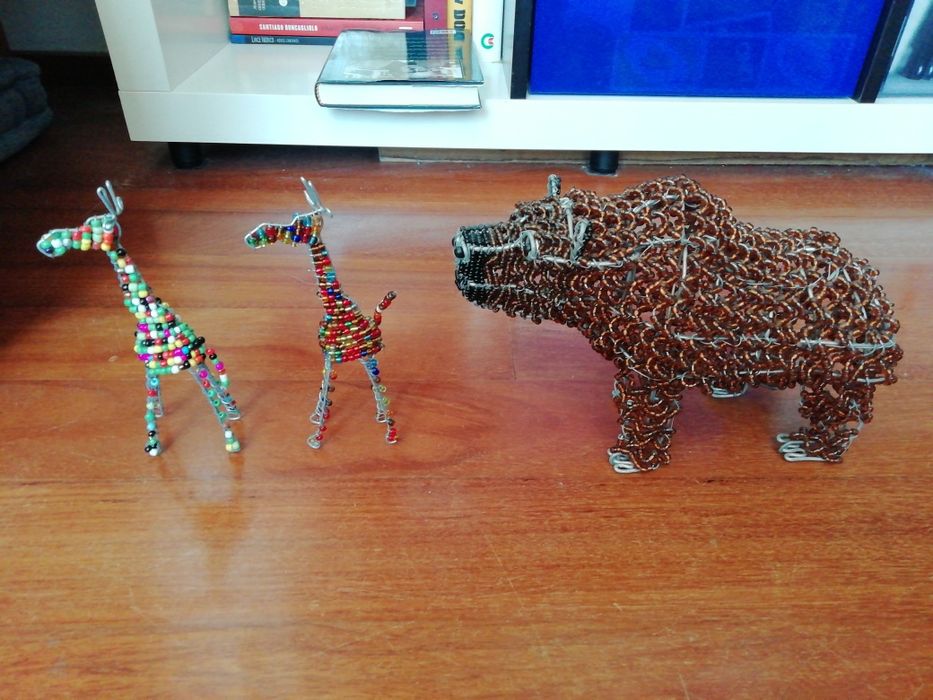 Adoráveis Animais Em Missangas de Artesanato Sul Africano