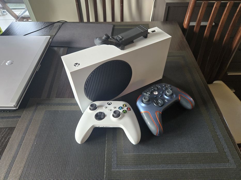 Konsola XBOX Series S 512GB stan perfect.