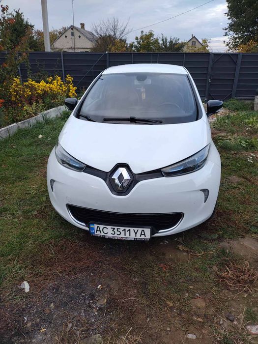 Продам електоавтомобіль Рено зое