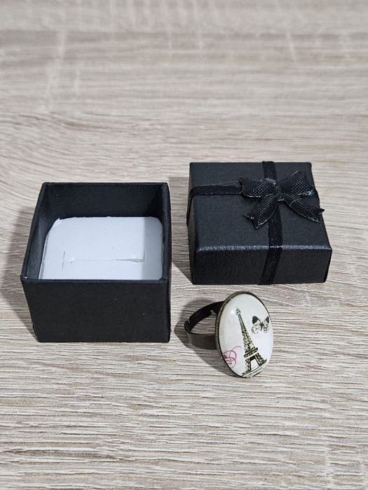 Anel torre eiffel com caixa