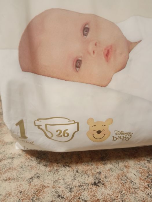 Подгузники Huggies.