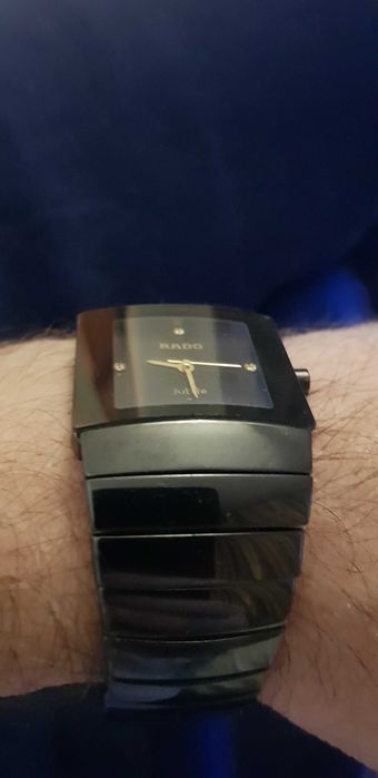 Продам стильные швейцарские часы Rado