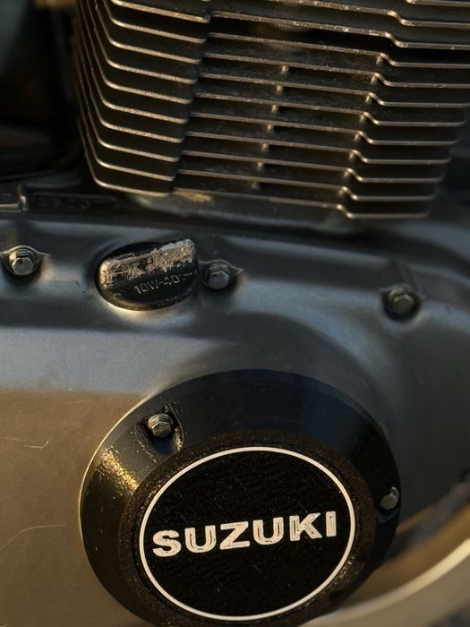 Продам гарниний та нанійний мотоцикил