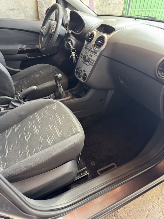 Opel Corsa 1.2 Gasolina + GPL | 2012 | Económico e Estimado
