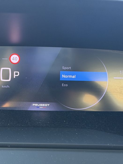 PEUGEOT E-2008 ALLURE 54KWH  2025/01