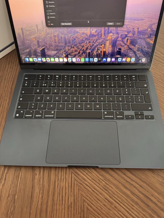 MacBook Air 13” M3 2024 8GB - Como Novo