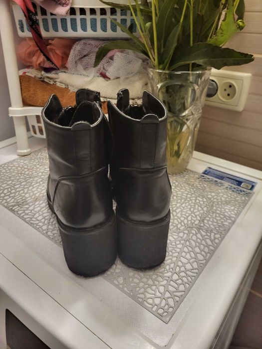 Ботинки женские кожаные р.39