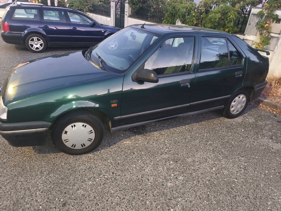Renault 19 de 1994 com 146 mil kms