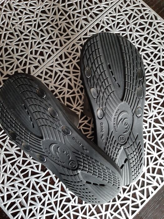 Klapki ARENA 36 polecam