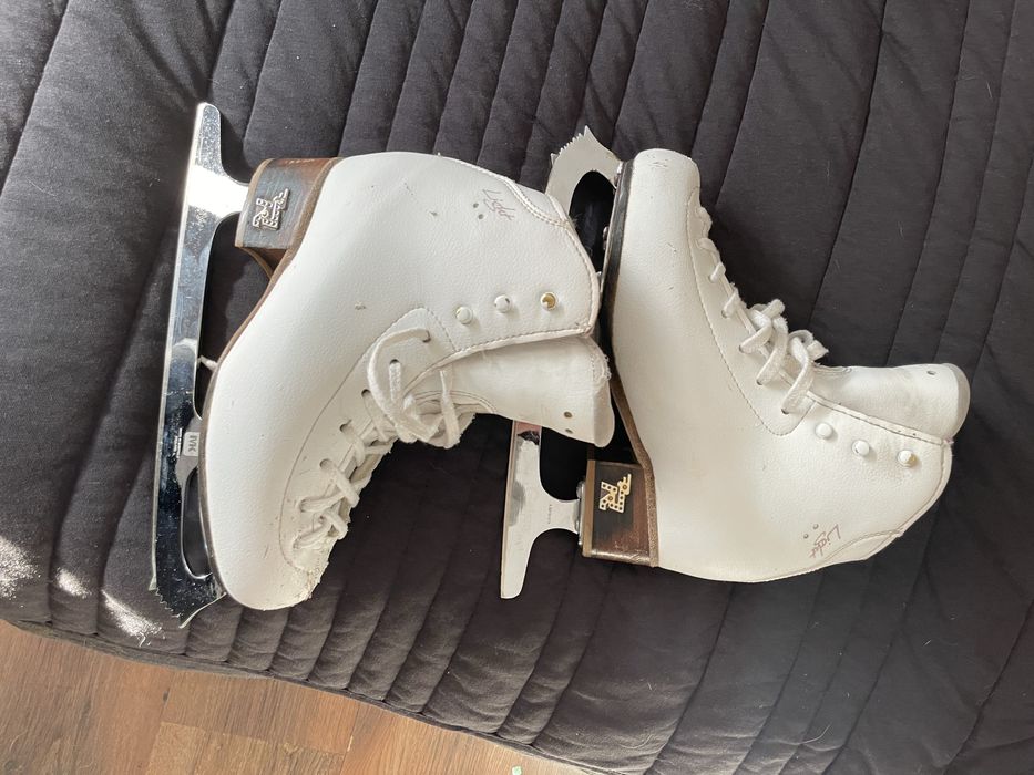 Profesjonalne łyżwy Risport Electra Light na płozie MK Galaxy