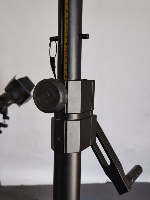 Duży statyw studyjny Manfrotto