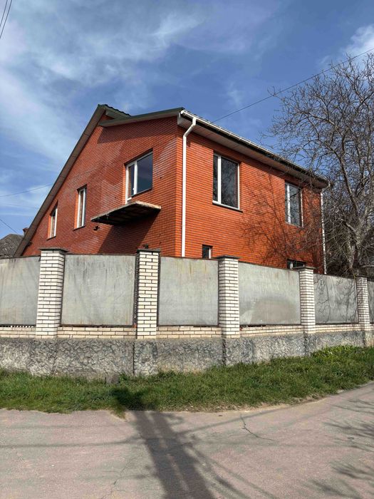 ТЕРМІНОВИЙ ПРОДАЖ! Будинок у місті! вул. С. Разіна.