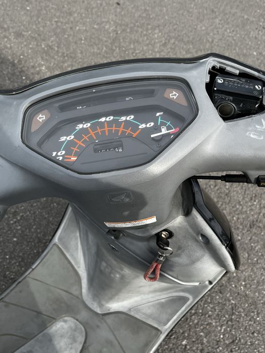 Продам Хонда LEAD100