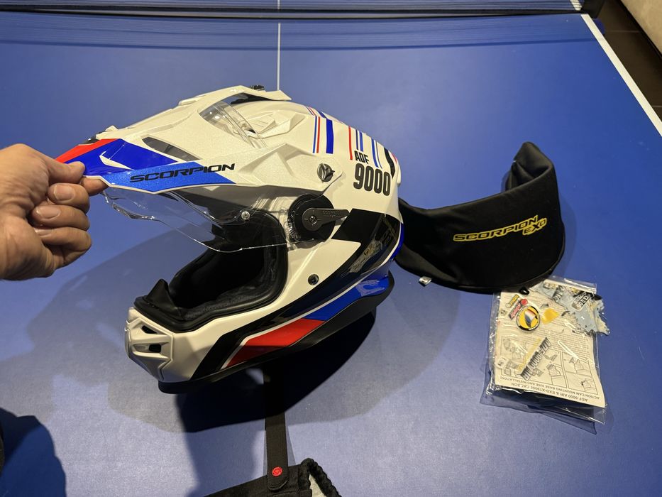 Capacete scorpion 9000