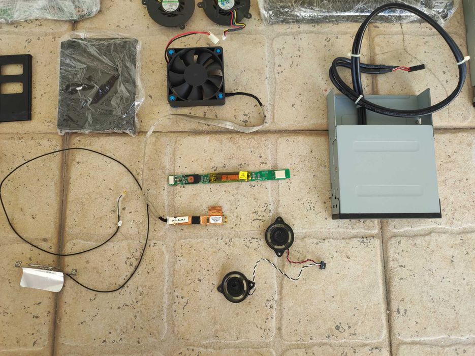 Lote Peças Computadores Portáteis e Desktop