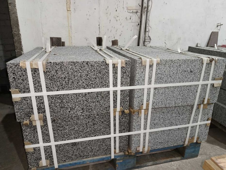 Гранитная плитка серая полированная Покостовска 60*30*2см. в Каменском