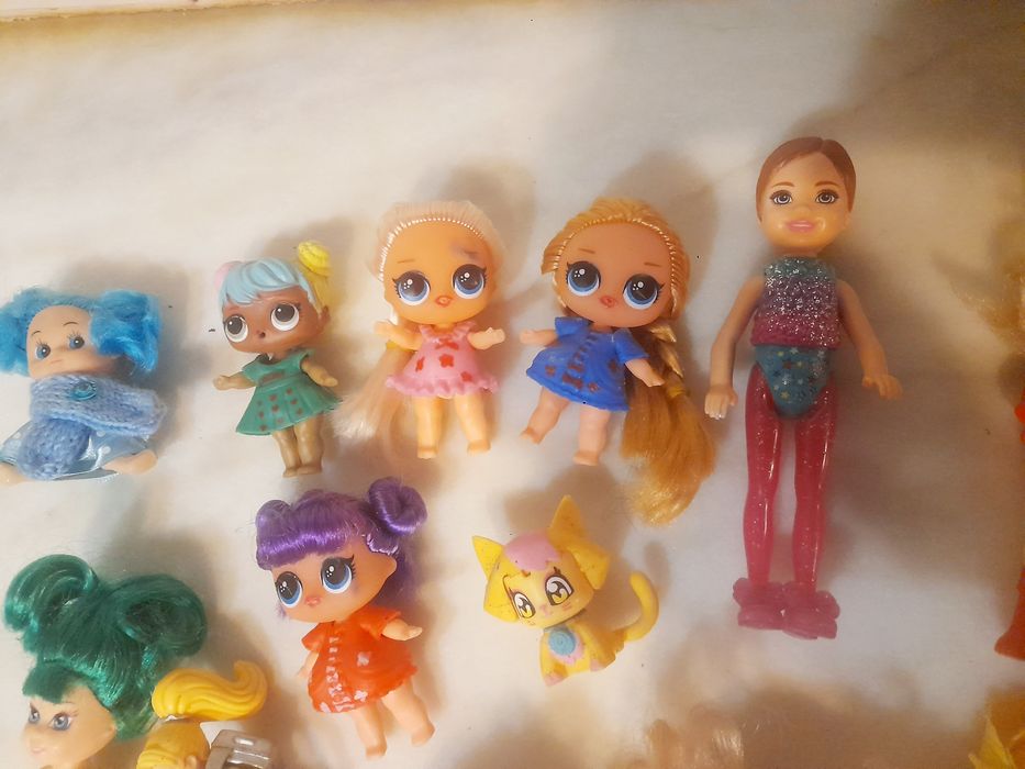 Conjunto de Bonecas Pequenas Diversas Colecções