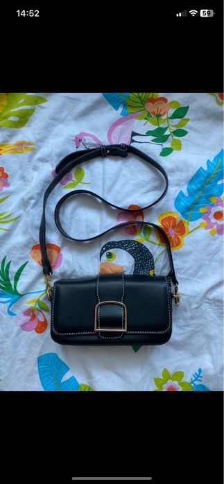 Mała czarna złota torebka na ramię nowa reserved crossbody elegancka