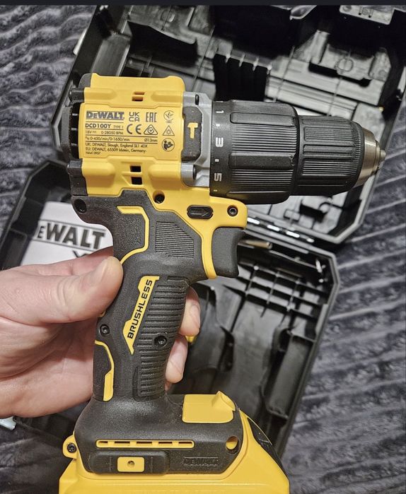 Dewalt 100yers шуруповерт