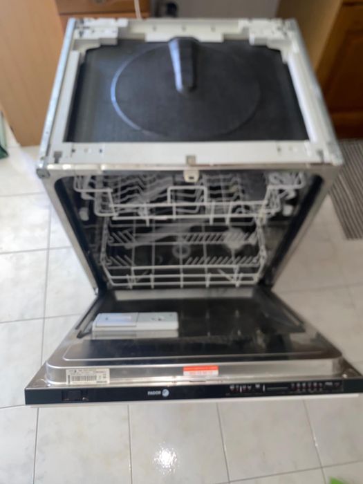 Máquina de lavar louça
