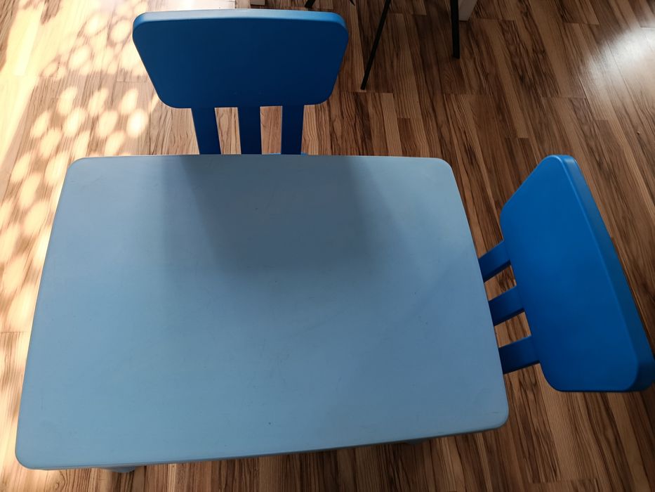 Stół i krzesła dla dzieci mamut