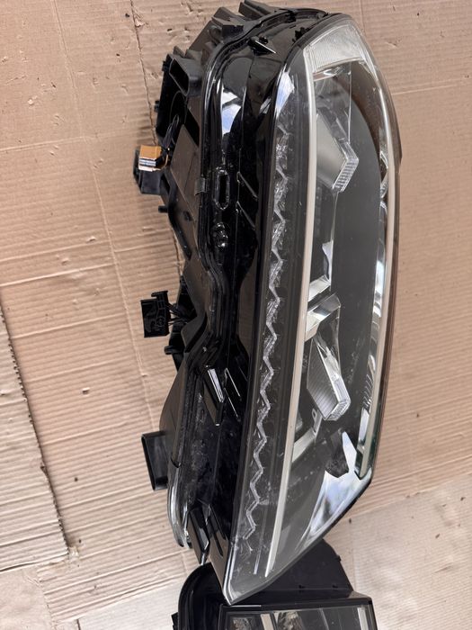 Фара  VW Tiguan 2