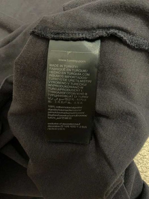 T-shirt azul escura Tommy Jeans L tamanho pequeno