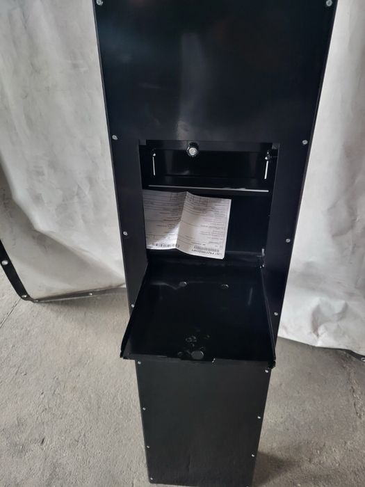 Brama wjazdowa, Producent, ostatnia sztuka