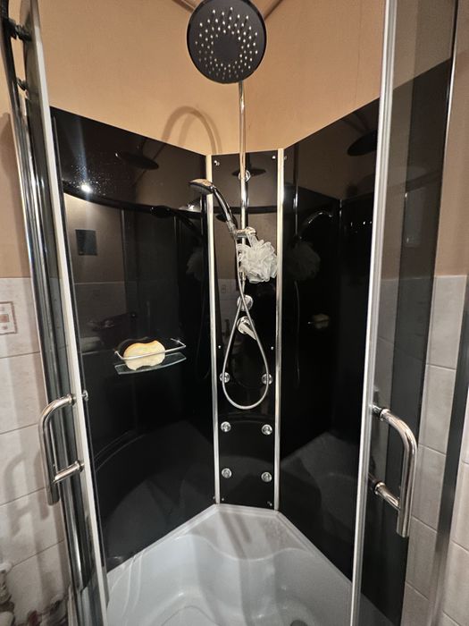 Kabina prysznicowa z hydromasarzem