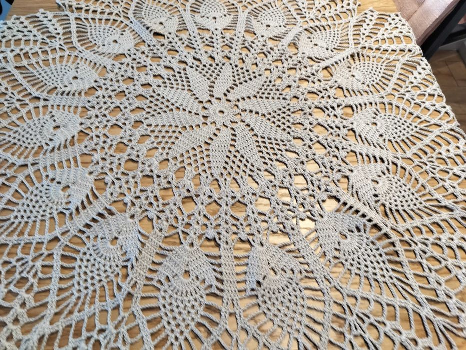 Obrus serwetka szydełkowy rękodzieło szykowne misterne cacko śr98