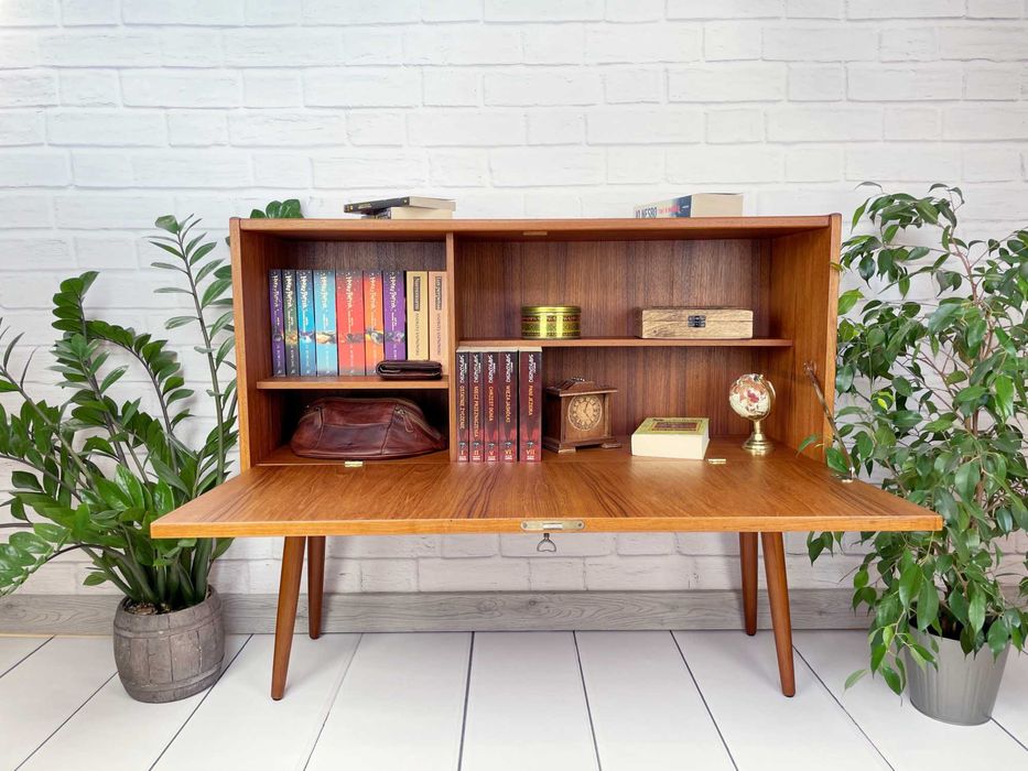 Tekowa szafka, Dania, lata 60, po renowacji – Mid-Century - komoda PRL