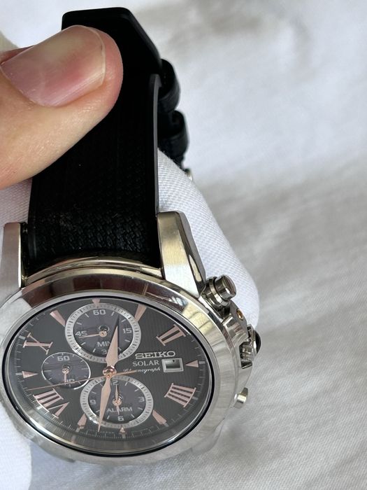 годинник Seiko Solar chronograph