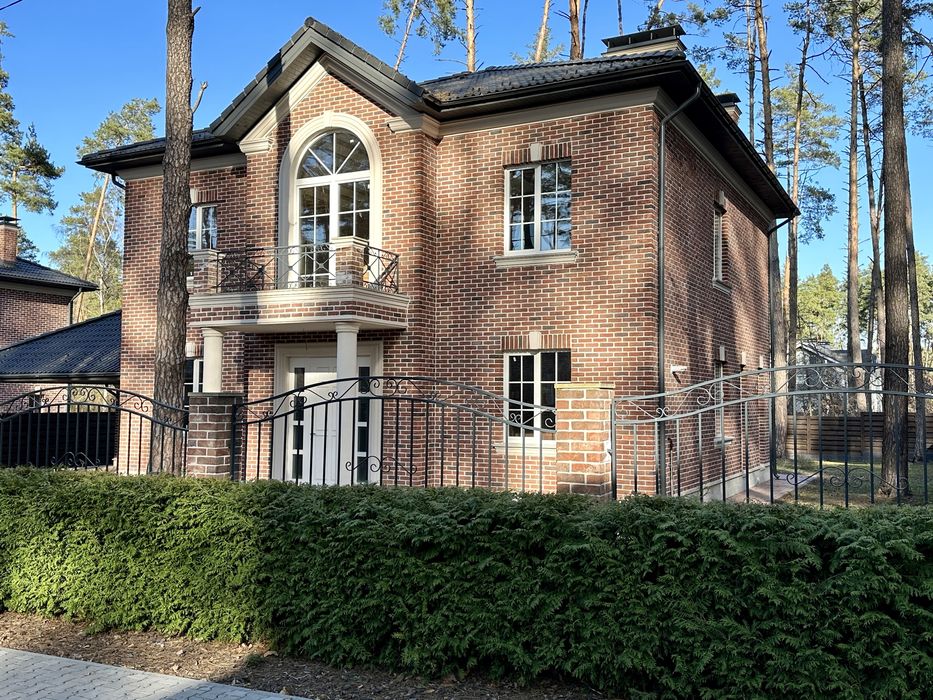 Купити будинок у лісовій Бучі у котеджному містечку