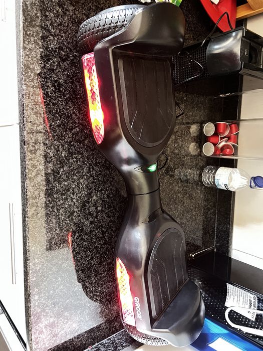 Hoverboard GYROOR LED 6.5' Preto com cadeira Denver Kart 1550