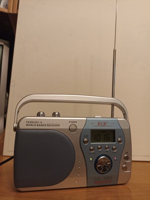 Радиобудильник, часы, FM-радио ESB