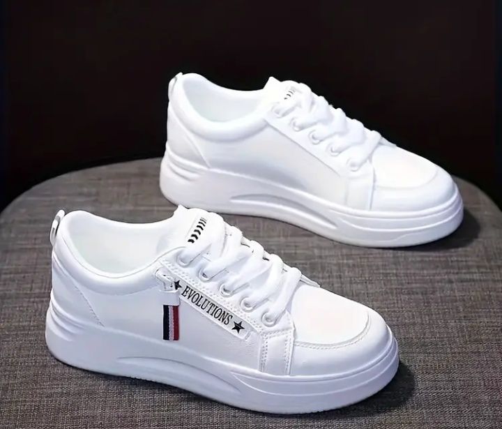 Жіночі кросівки р.38 (23,5 см) Нові