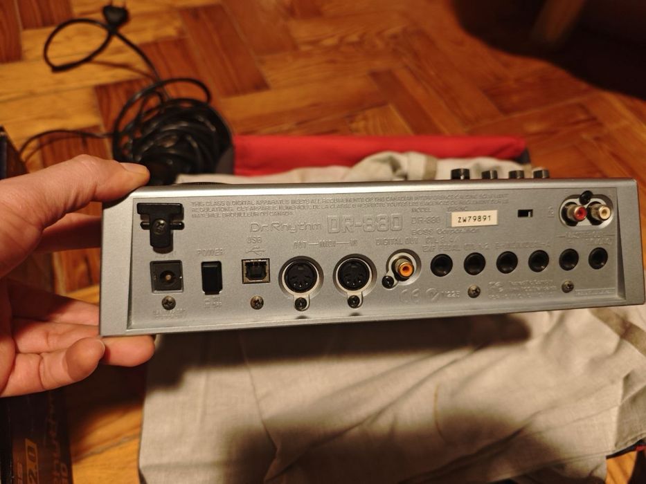3   BOSS DR-880 Dr. Rhythm