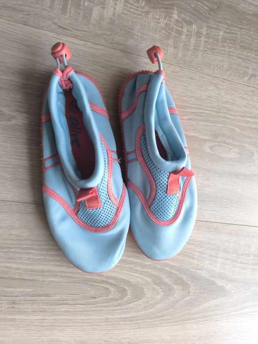 Buty do wody rozmiar 32