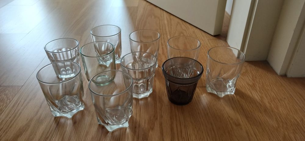 Conjunto de  dez copos de vidro